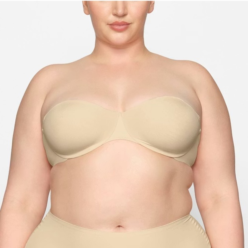 🧈 NWT SKIMS Unlined Strapless Bra with Straps Smoothing Intimates Sand 36DD